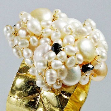 Salomé Osorio | Rings Large Ring Pearls