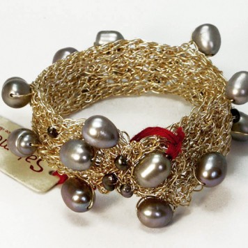 Salomé Osorio | Bracelets Grey Pearls Cuff