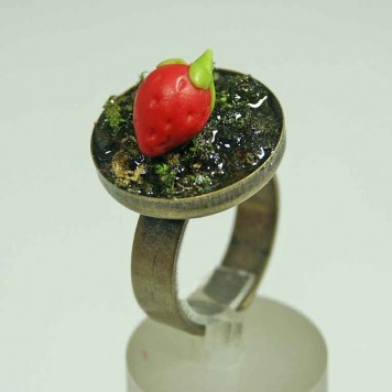 Salomé Osorio | Rings Strawberry Ring