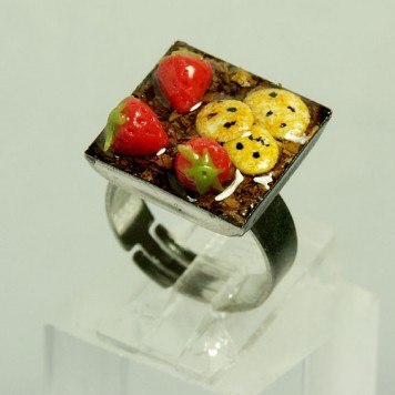 Salomé Osorio | Rings Strawberry & Cookies Ring