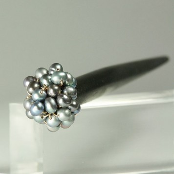 Salomé Osorio |  Spike Hair Small Black Pearls