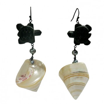 Salomé Osorio | Earrings Turtle and Shell Earrings