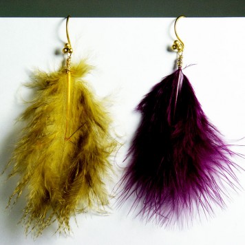 Salomé Osorio | Earrings Fushia Feather Earrings