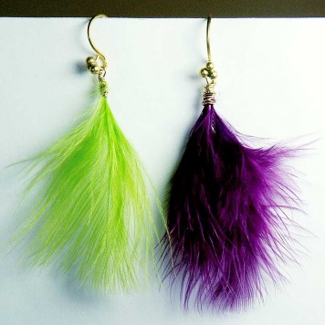 Salomé Osorio | Earrings Green & Purple Feathers Earrings