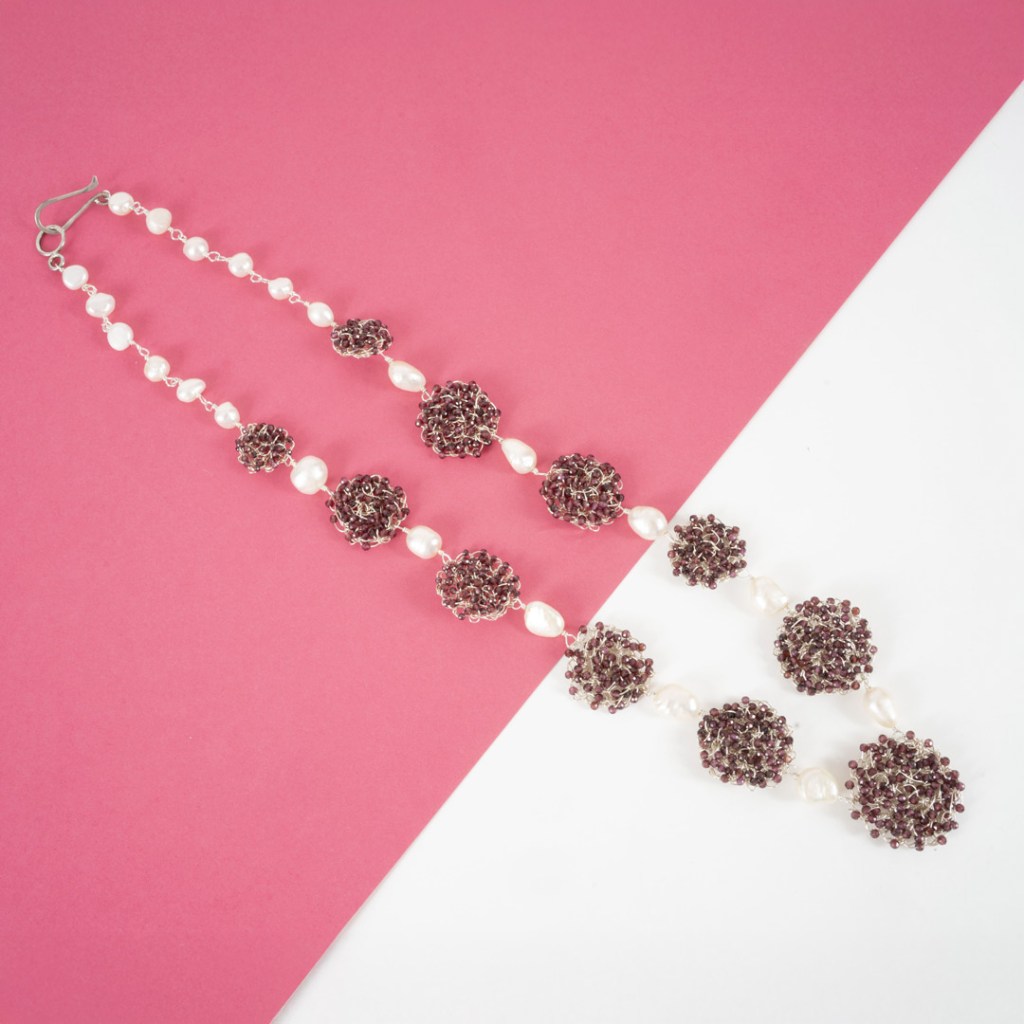 Collier Élégance en Grenat et Argent