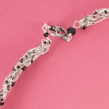 Collier-Bracelet Volute – Crochet Argent Inoxydable & Spinelles Noirs – Image 2