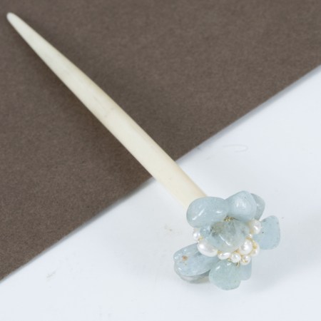 Pique à Cheveux Aigue-Marine en Os Sculpté