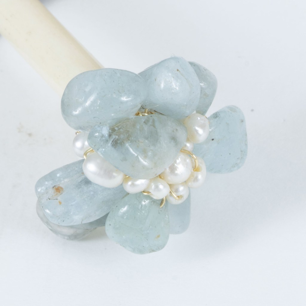 Pique à Cheveux Naïade – Os Sculpté, Aigue-Marine & Perles