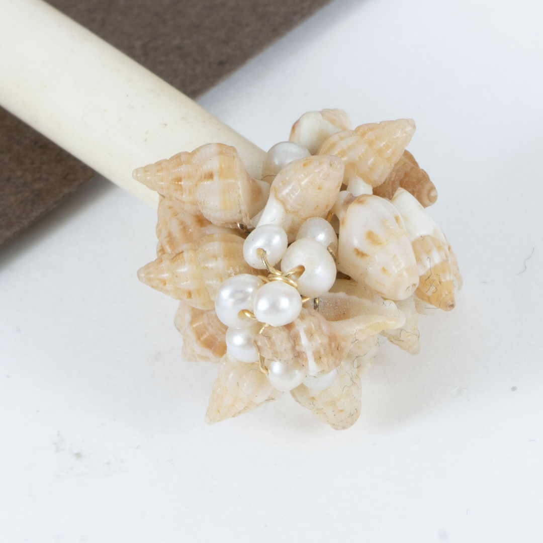 Pique à Cheveux Isaure – Os Sculpté, Coquillages Naturels & Perles