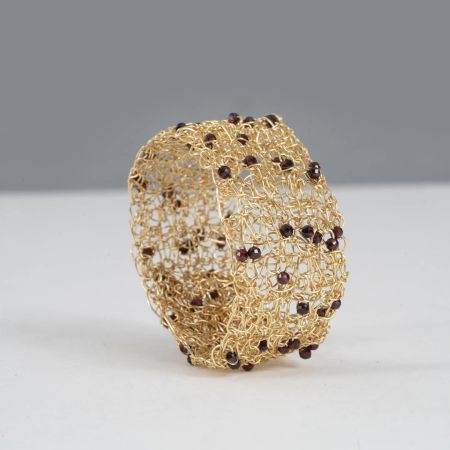 Manchette Carmina – Crochet Plaqué Or & Grenats – Image 6