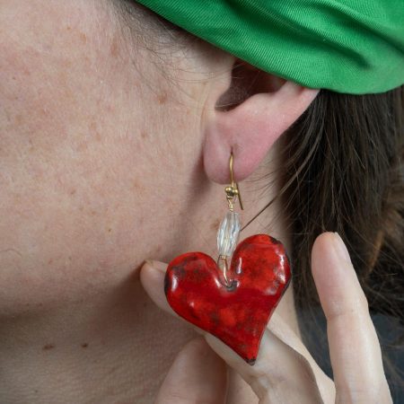 Boucles d'oreilles Carmen – Cuivre Émaillé Rouge & Cristal de Roche – Image 2