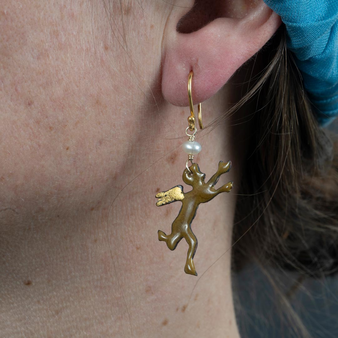 Boucles d'oreilles Éros – Cuivre Émaillé Brun-Roux & Perle Baroque