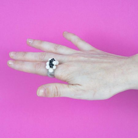 Bague Pleine Lune – Corail Blanc & Spinelle Noir sur Argent Massif – Image 2