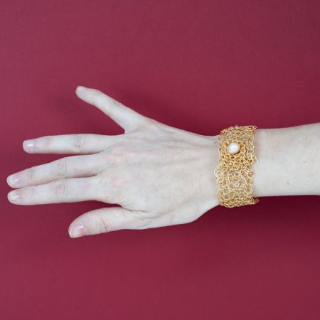 Manchette Grâce – Crochet Plaqué Or & Perle Baroque – Image 2