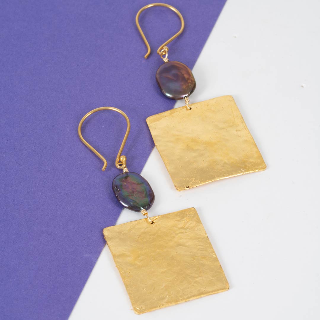 Boucles d'oreilles Hathor – Cuivre Doré à la Feuille d'Or & Perle Keshi
