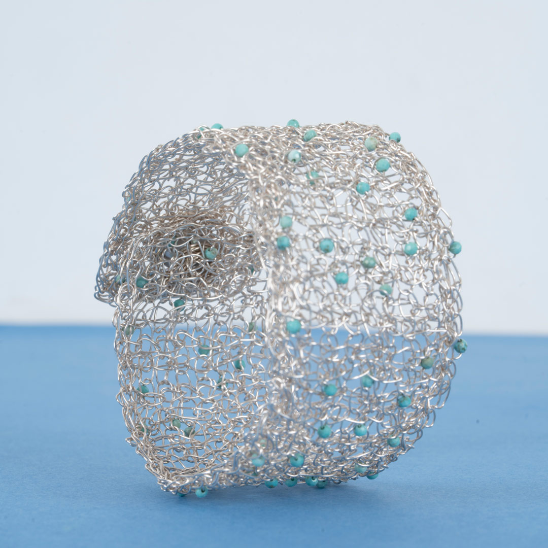 Manchette Lagon – Crochet Argent Inoxydable & Turquoises