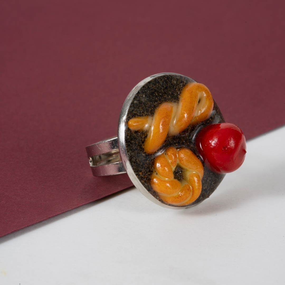 Bagues Bon Appétit – Miniatures en Résine Epoxy sur Métal Patiné