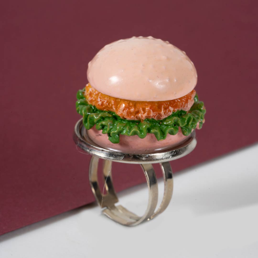 Bagues Bon Appétit – Miniatures en Résine Epoxy sur Métal Patiné