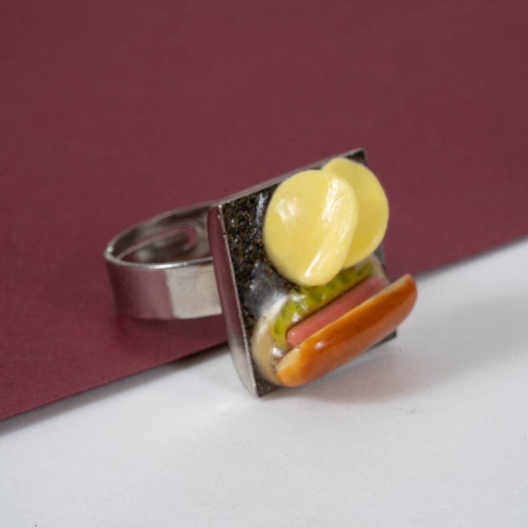Bagues Bon Appétit – Miniatures en Résine Epoxy sur Métal Patiné