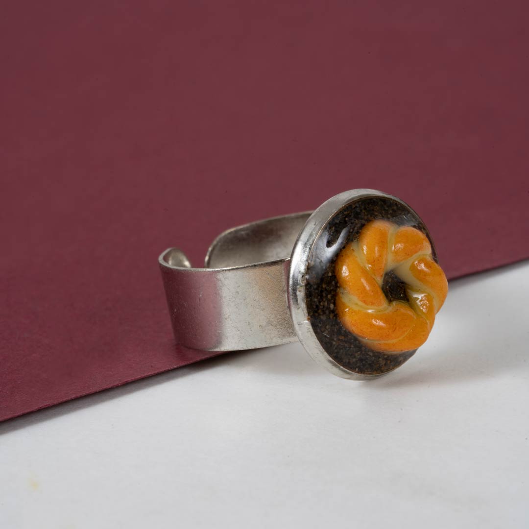 Bagues Bon Appétit – Miniatures en Résine Epoxy sur Métal Patiné